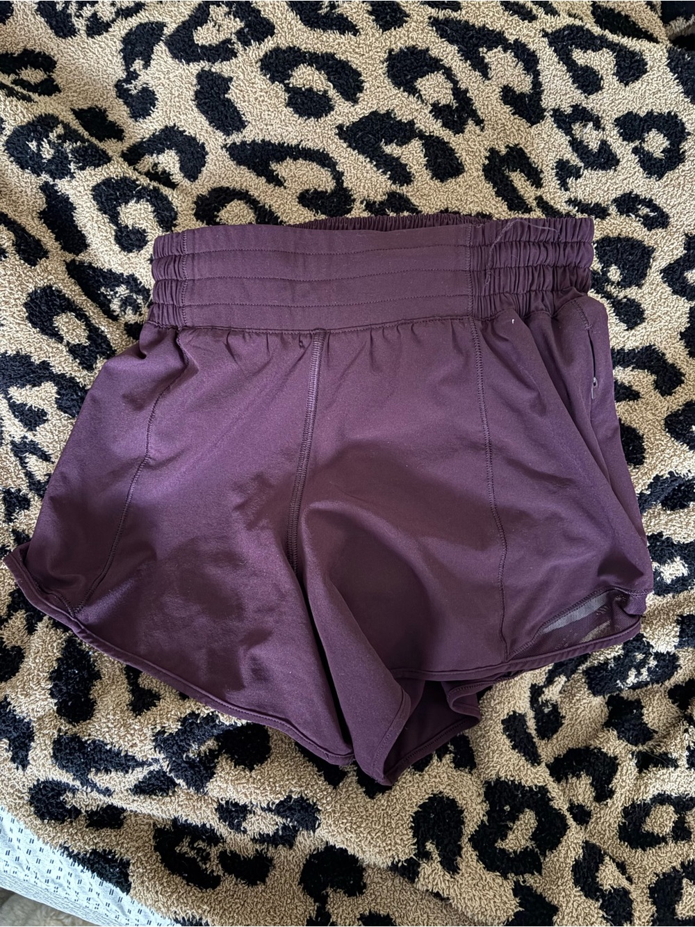Lululemon Hotty Hot shorts 4”